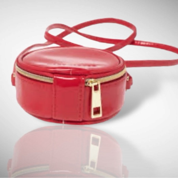 MARC JACOBS NIP🪢 RED L.E. PATENT LEATHER CROSSBODY BEAUTY BAG - Picture 8 of 9
